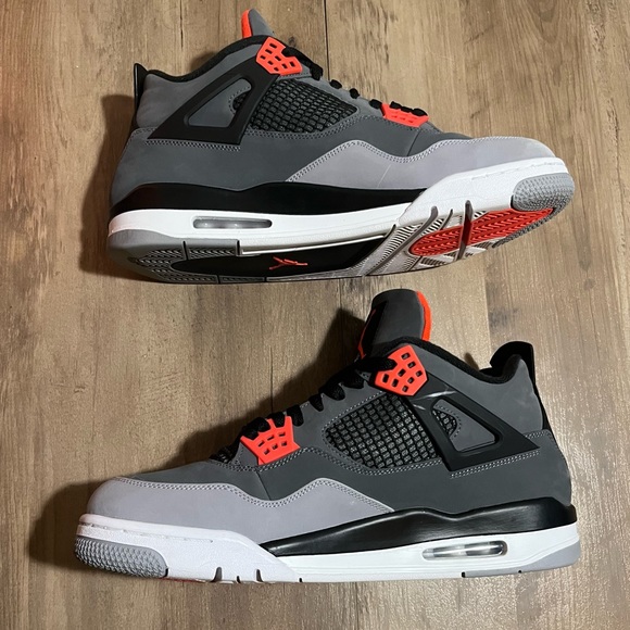 Air Jordan 4 Retro ‘Infrared’ - Picture 3 of 7
